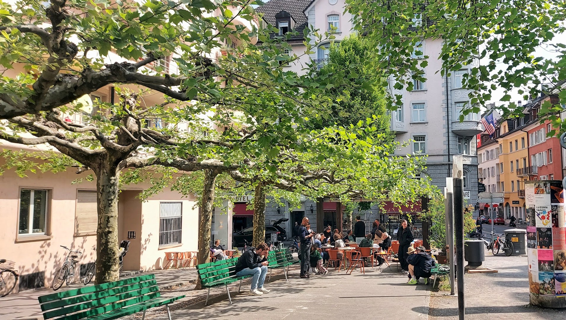 Bar Elfrida: inviting outdoor terrace atmosphere