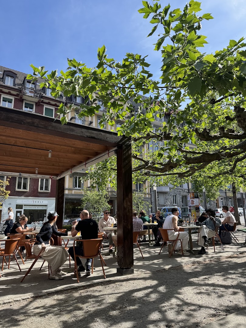 Bar Elfrida: inviting outdoor terrace atmosphere