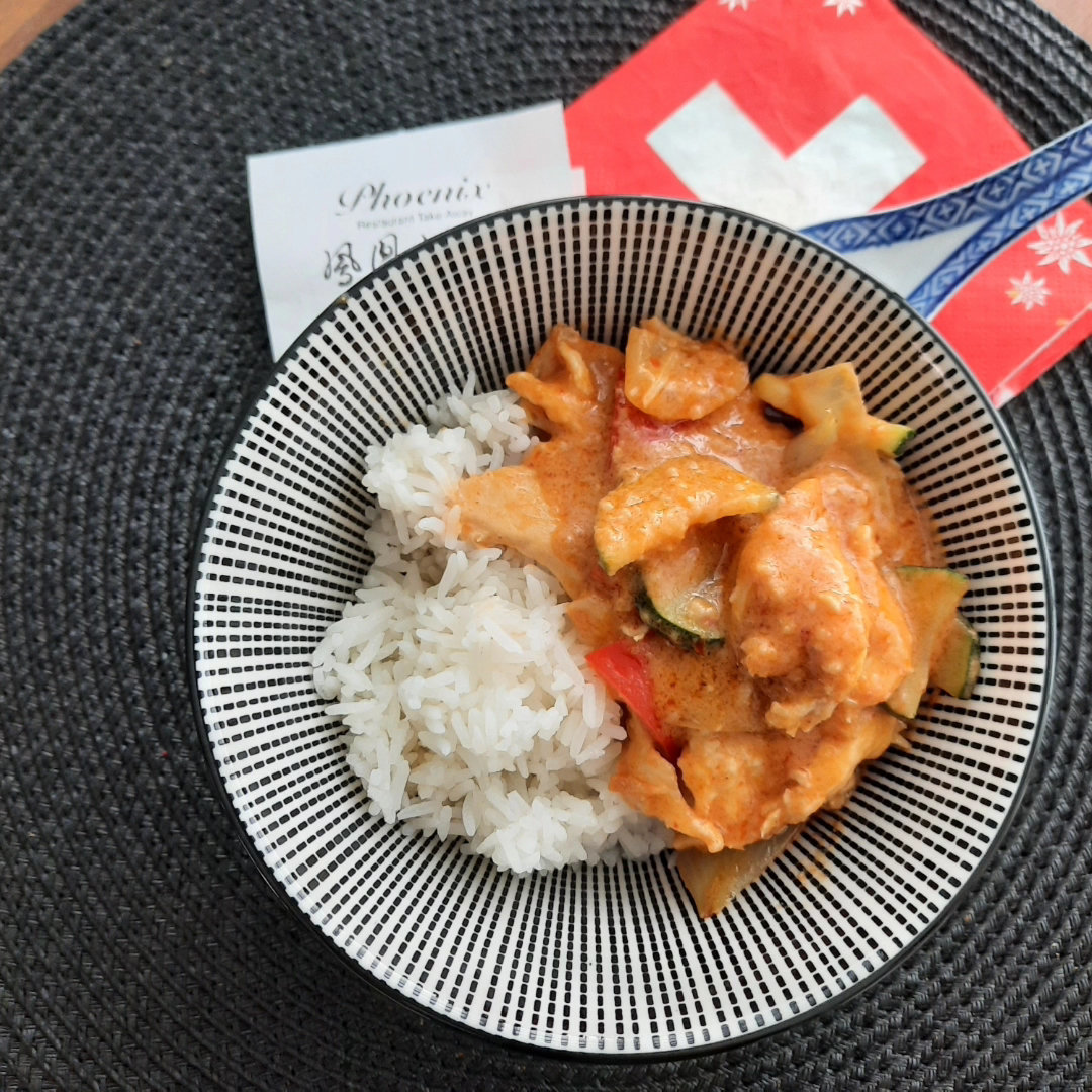 Restaurant Phönix: appetizing food photo with branding