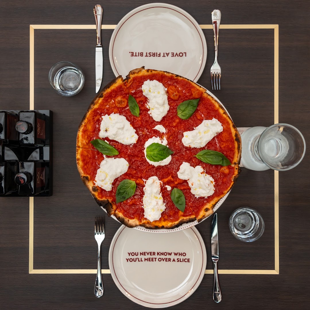 Crazy Pizza: high quality, professional food photography
