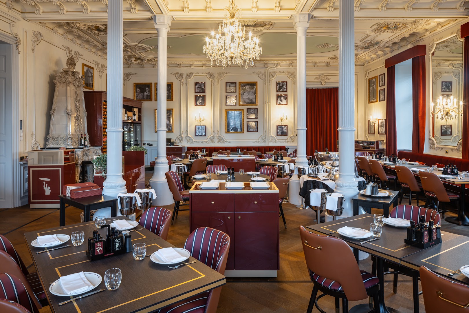 Crazy Pizza: beautiful, professional interior restaurant shot