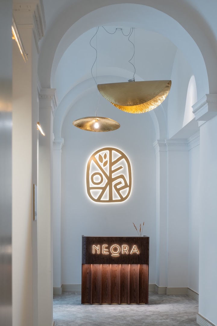 Neora: professional interior shot of venue