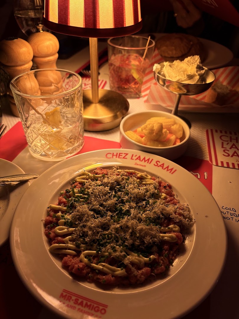 Chez l'Ami Sami: appetizing food photography, professional restaurant atmosphere