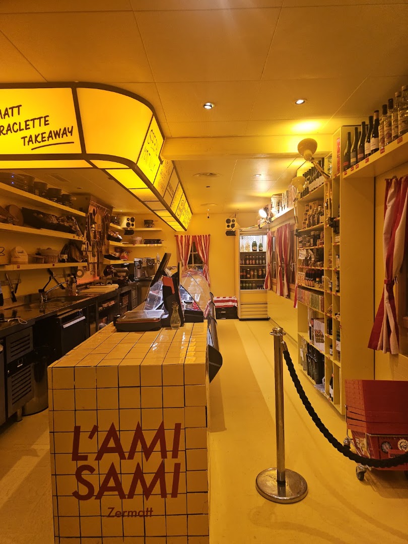 Chez l'Ami Sami: clear interior shot of restaurant