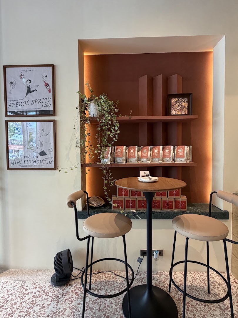 Lentito: attractive and clean interior shot