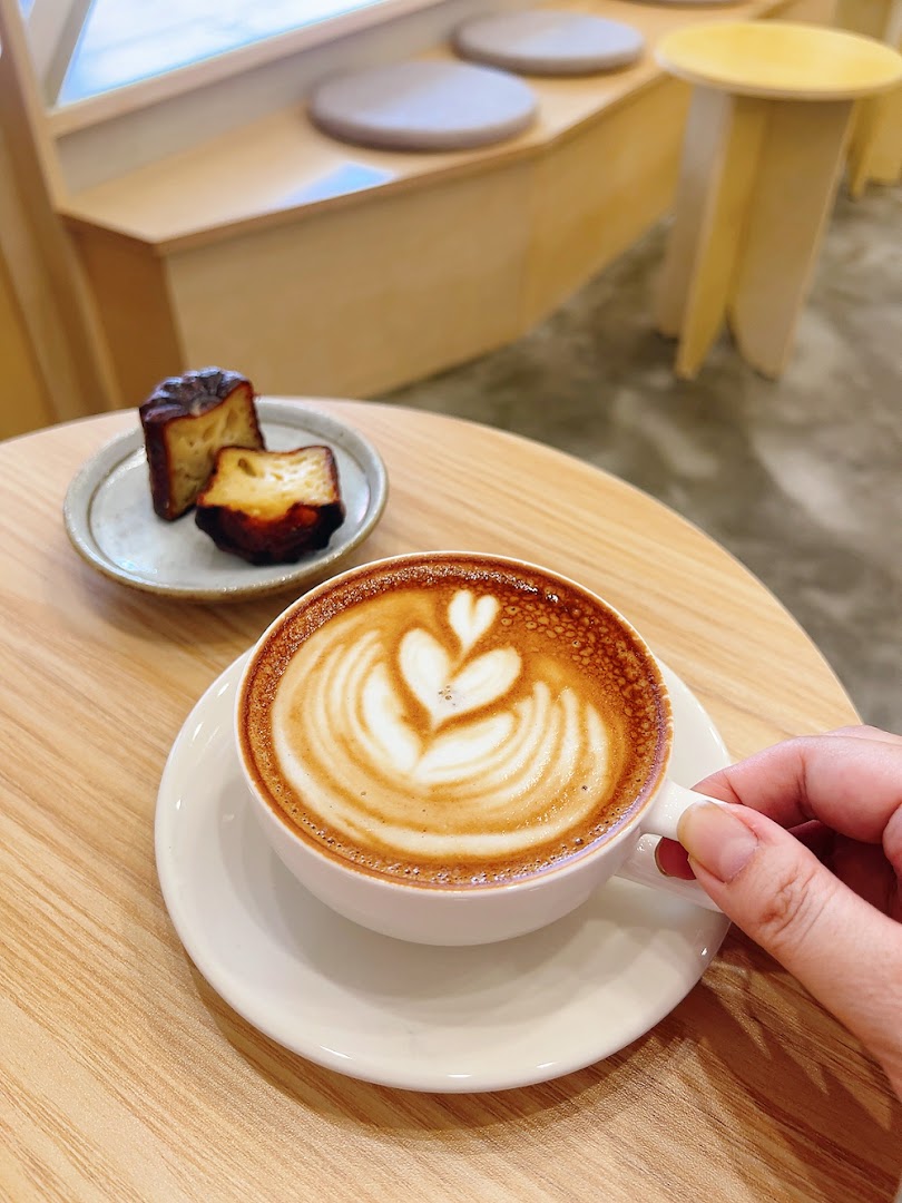 Spaccie Coffee: appealing coffee and pastry shot