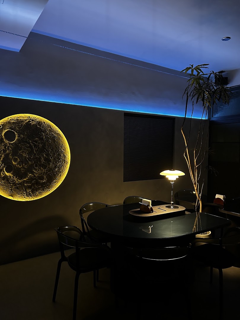 Bar Horizon: atmospheric and high quality interior