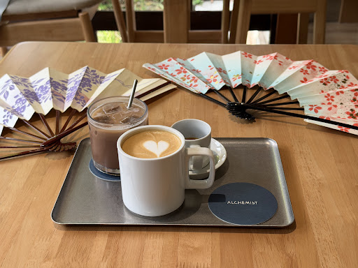 Alchemist Daan: appealing food and drink presentation
