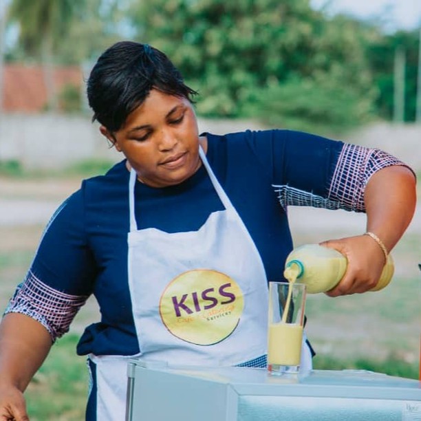 Kiss Cafe and Catering: professional staff preparing a drink
