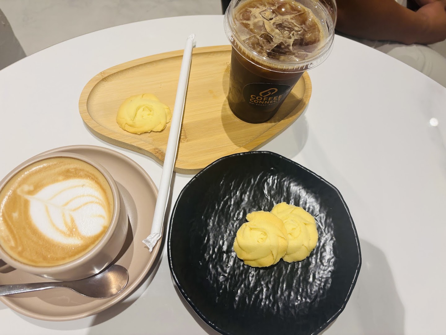 Coffee Connect: clear photo of cafe offerings