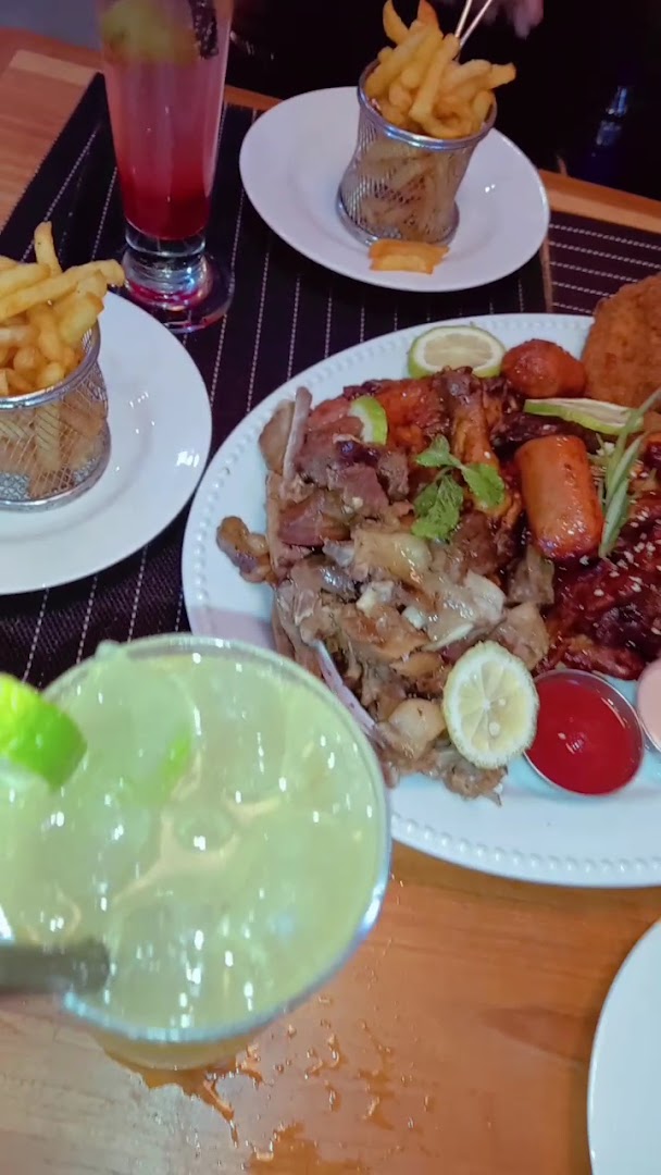 Kukurico Restaurant: appetizing food and drink presentation