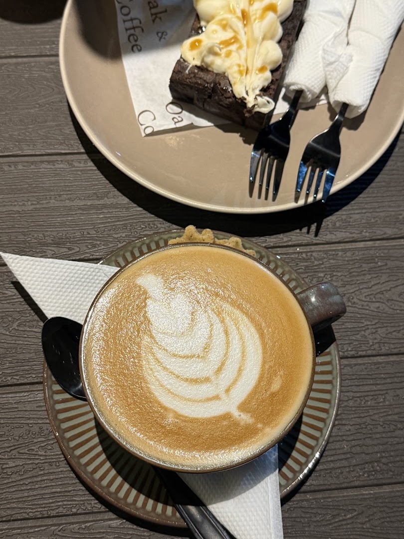 Oak & Coffee: appetizing food and coffee presentation