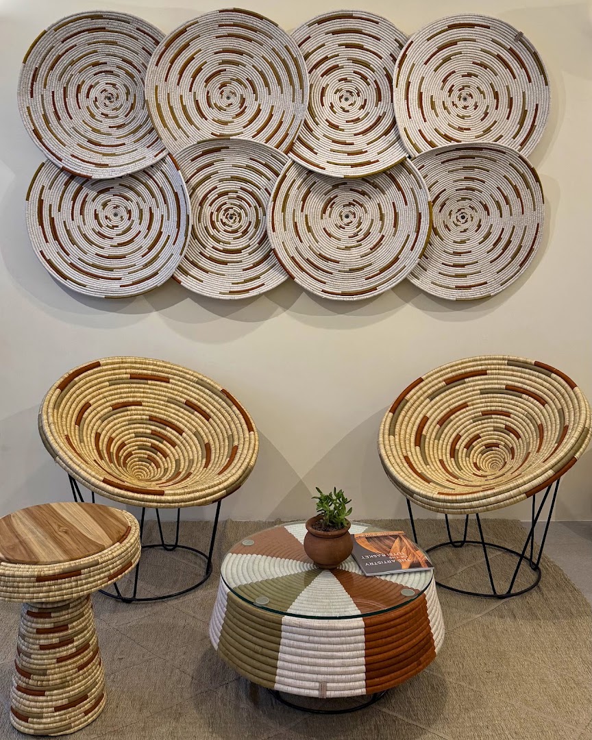 WomenCraft: attractive shop interior display