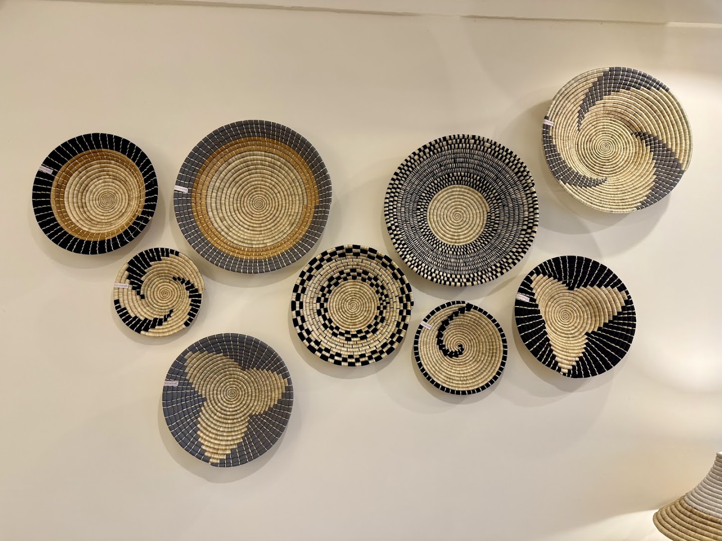 WomenCraft: attractive display of shop products