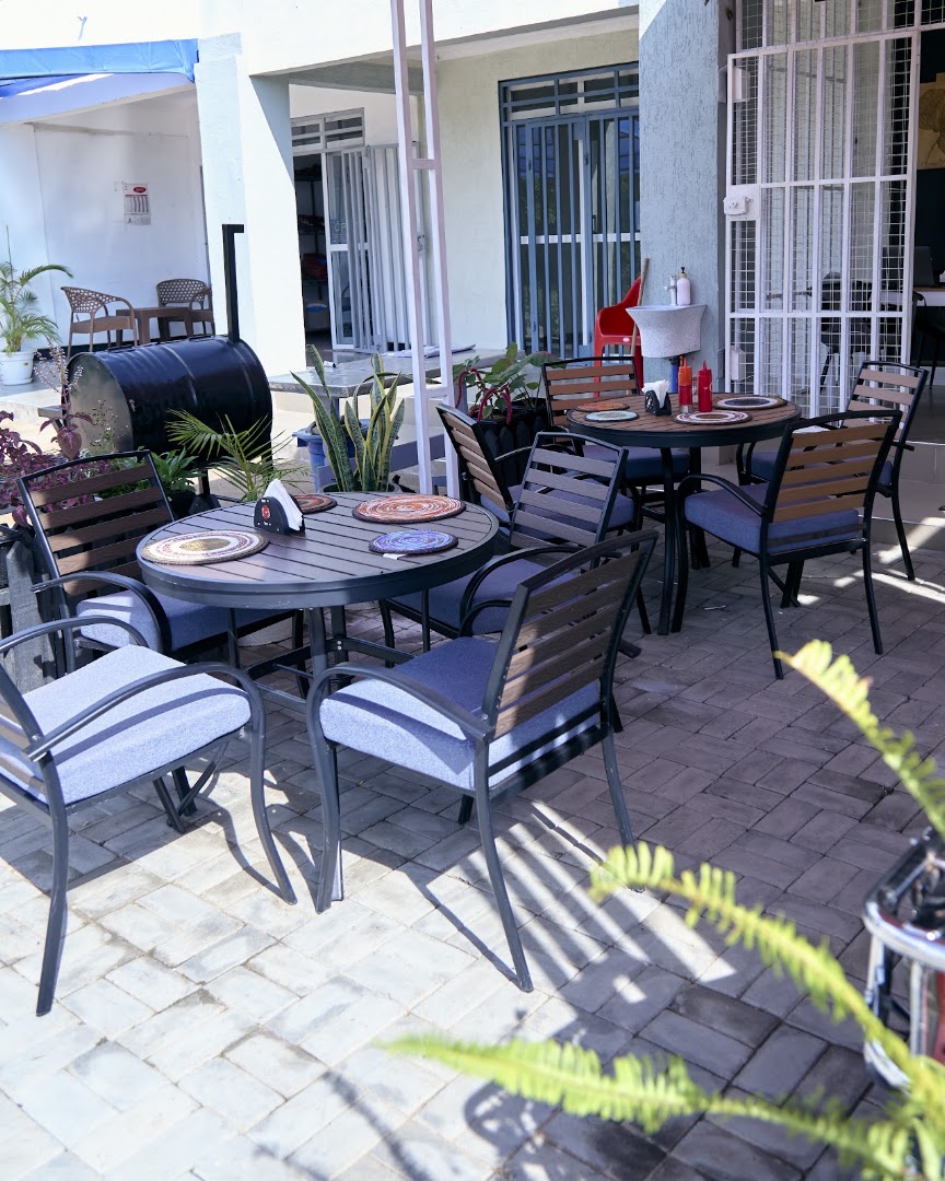 Coco Cafe: clear photo of outdoor seating