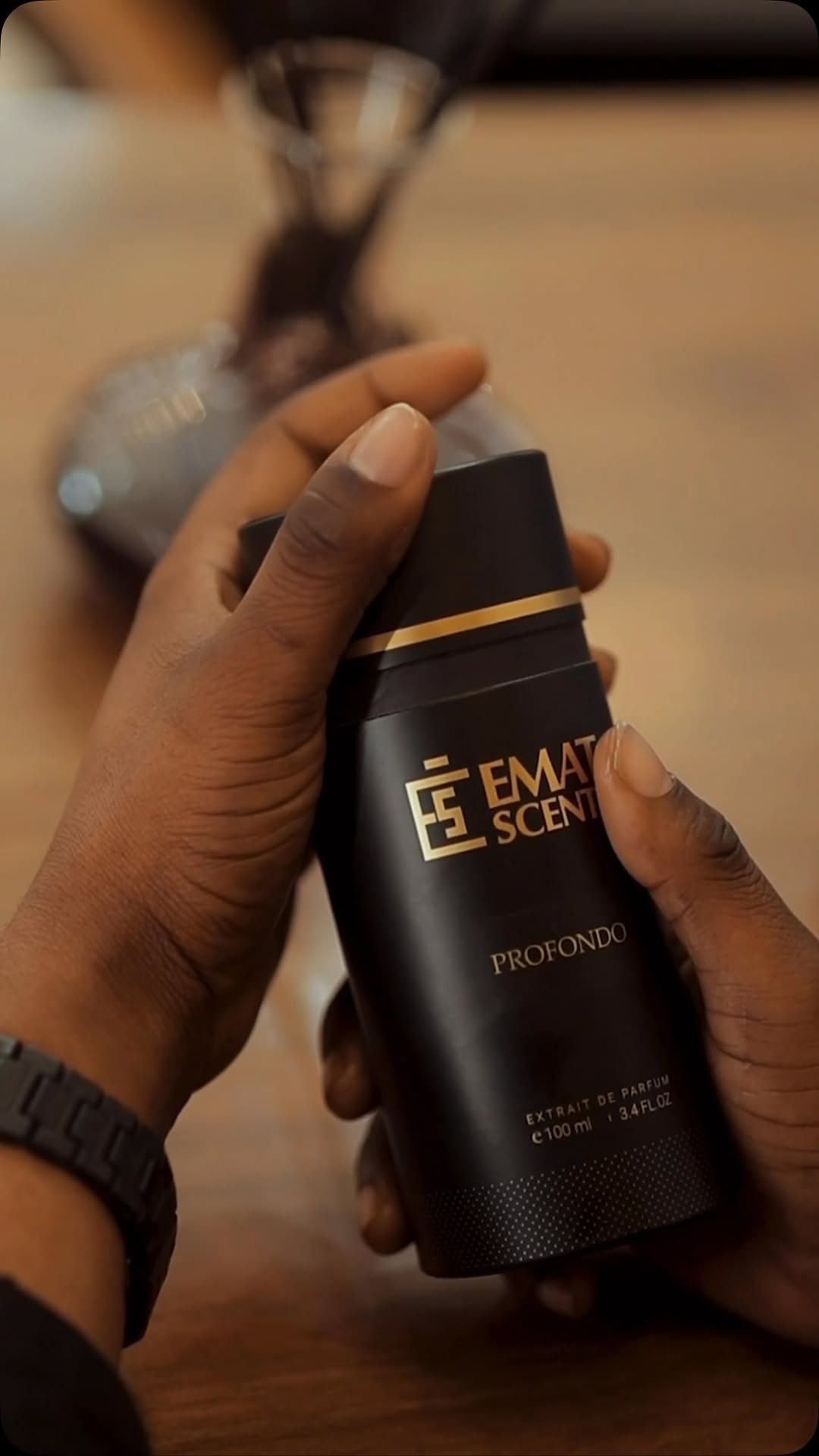 EMAT Scents: high quality product display photo