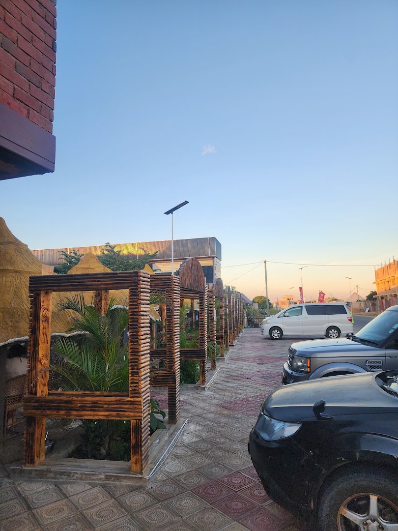 G Garden & Grill: clear view of restaurant exterior