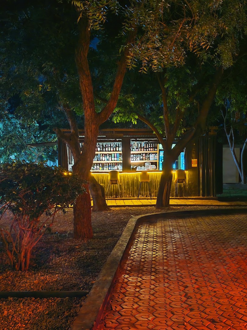 Jacques Salad and Restaurant: attractive atmospheric shot of venue