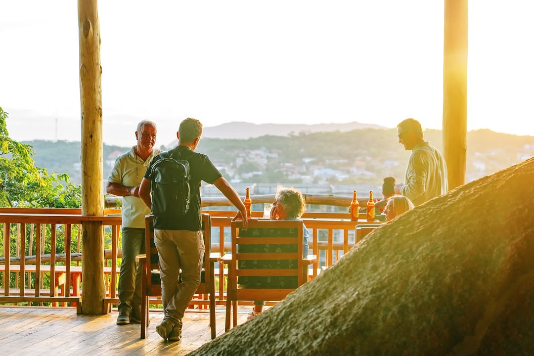 Forest Garden Bar: inviting atmosphere and scenic view