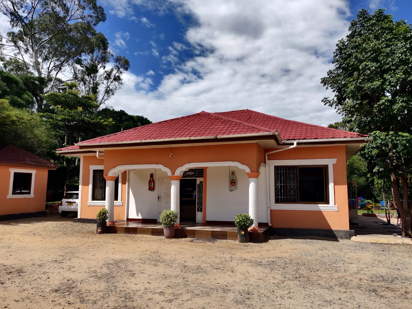 Gentle Hills Hotel: clear exterior view of venue