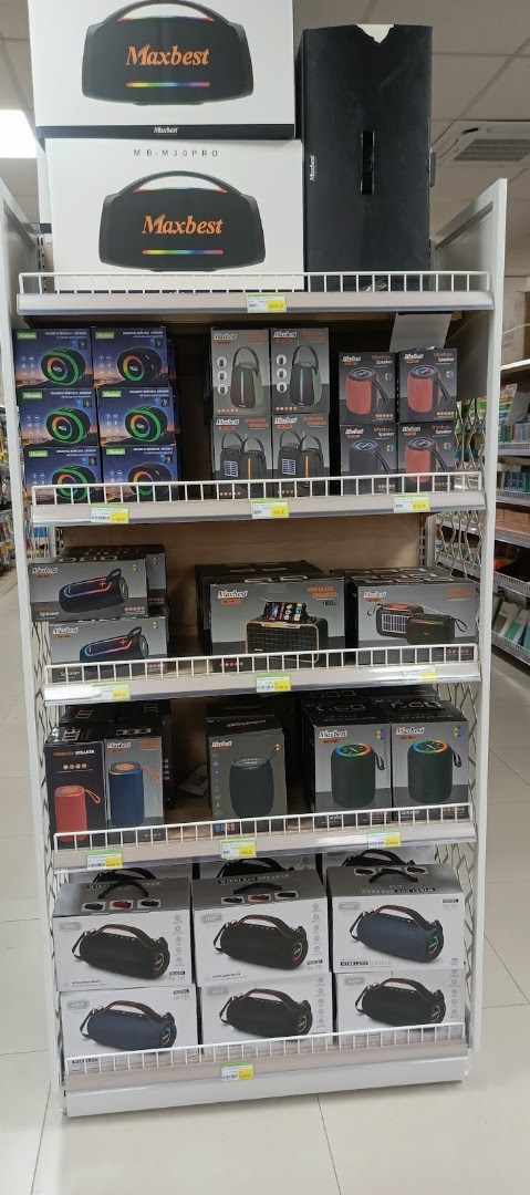 Iringa Shopping Mall: clear display of shop products