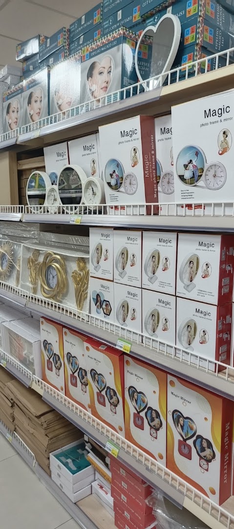 Iringa Shopping Mall: clear display of shop products