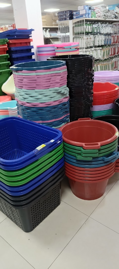 Iringa Shopping Mall: clear display of shop products