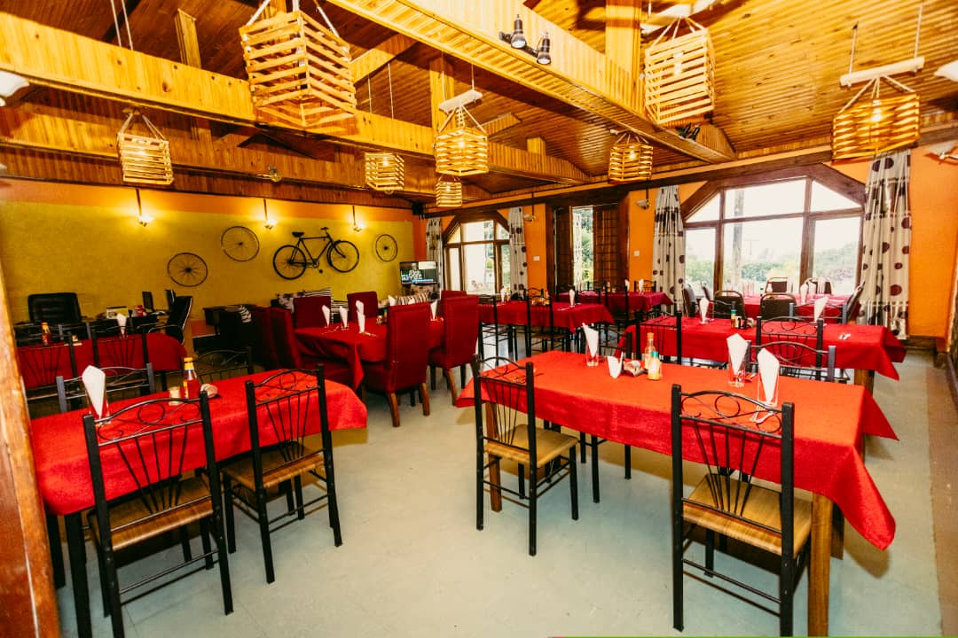 Sai Villa: clear photo of restaurant interior