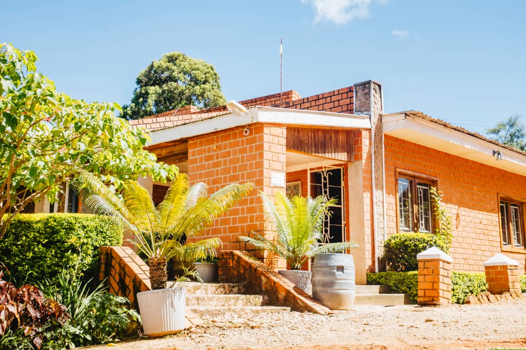 Sai Villa: clear exterior shot of venue