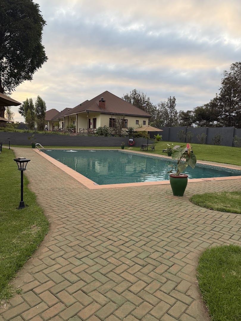 Karatu Villas Lodge: attractive view of lodge grounds