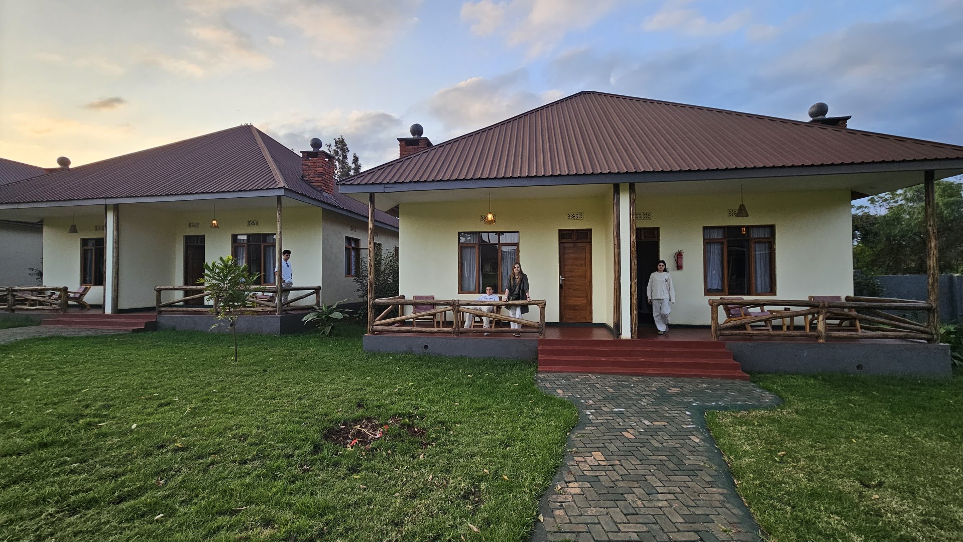Karatu Villas Lodge: clear exterior view of lodge