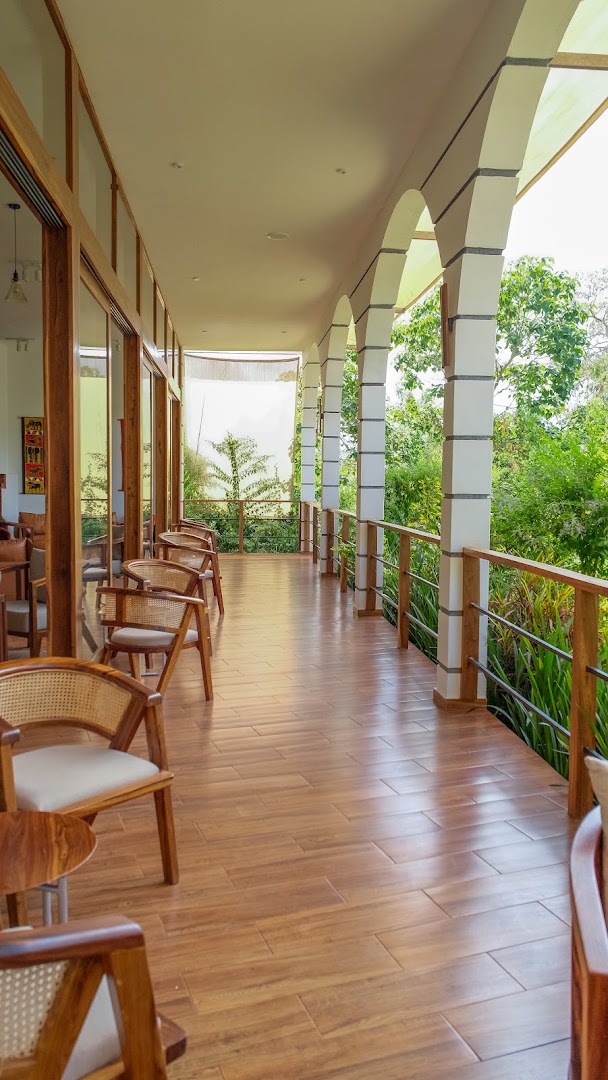 Lilac Oasis: inviting and professional terrace photo