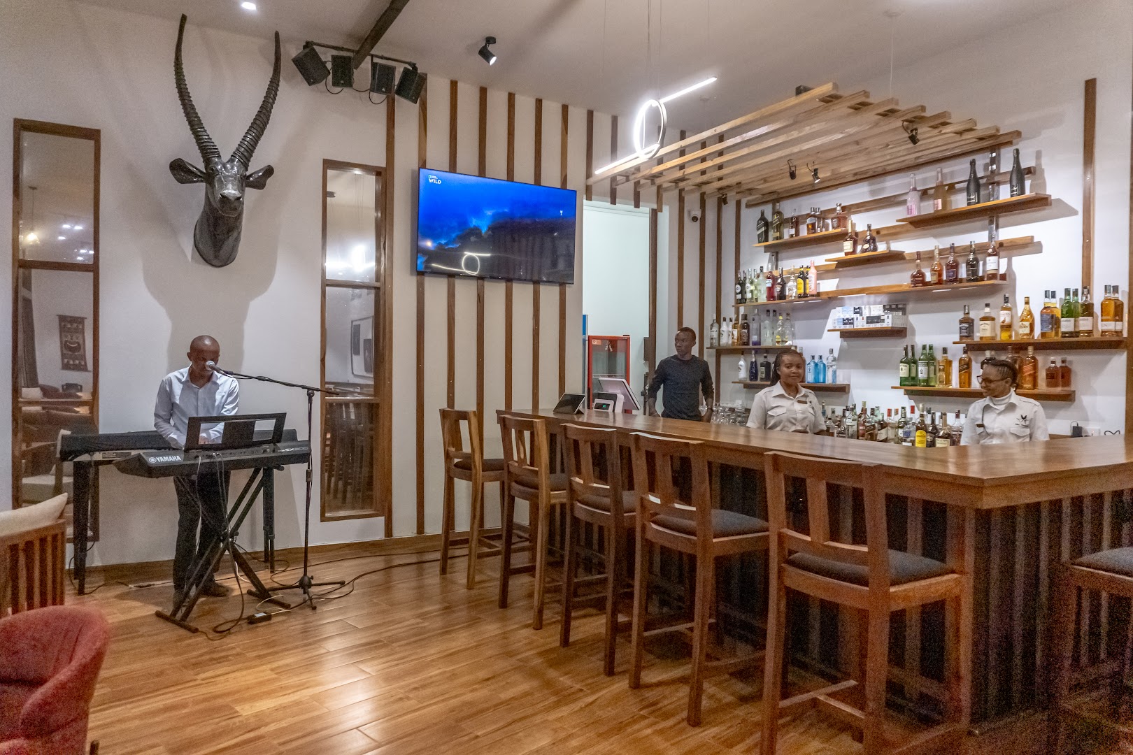 Lilac Oasis: clear, professional interior atmosphere shot
