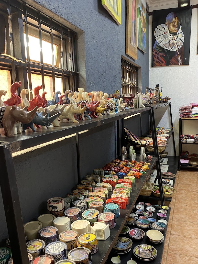 Art Treasure: clear display of shop products