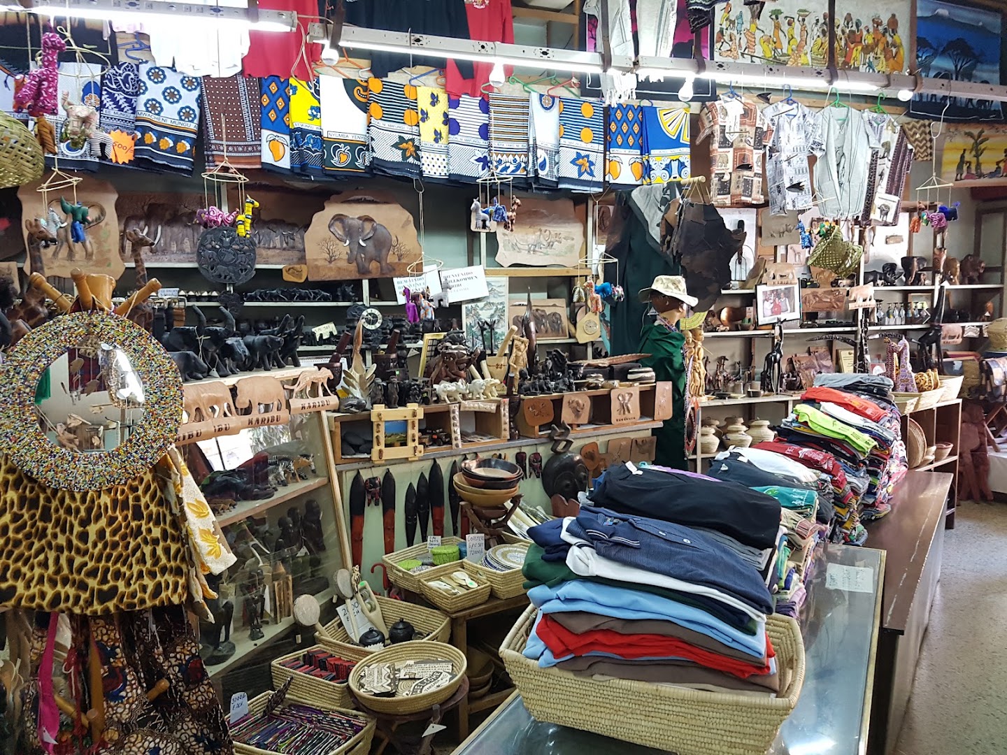 Chui Traders Ltd: clear display of shop products