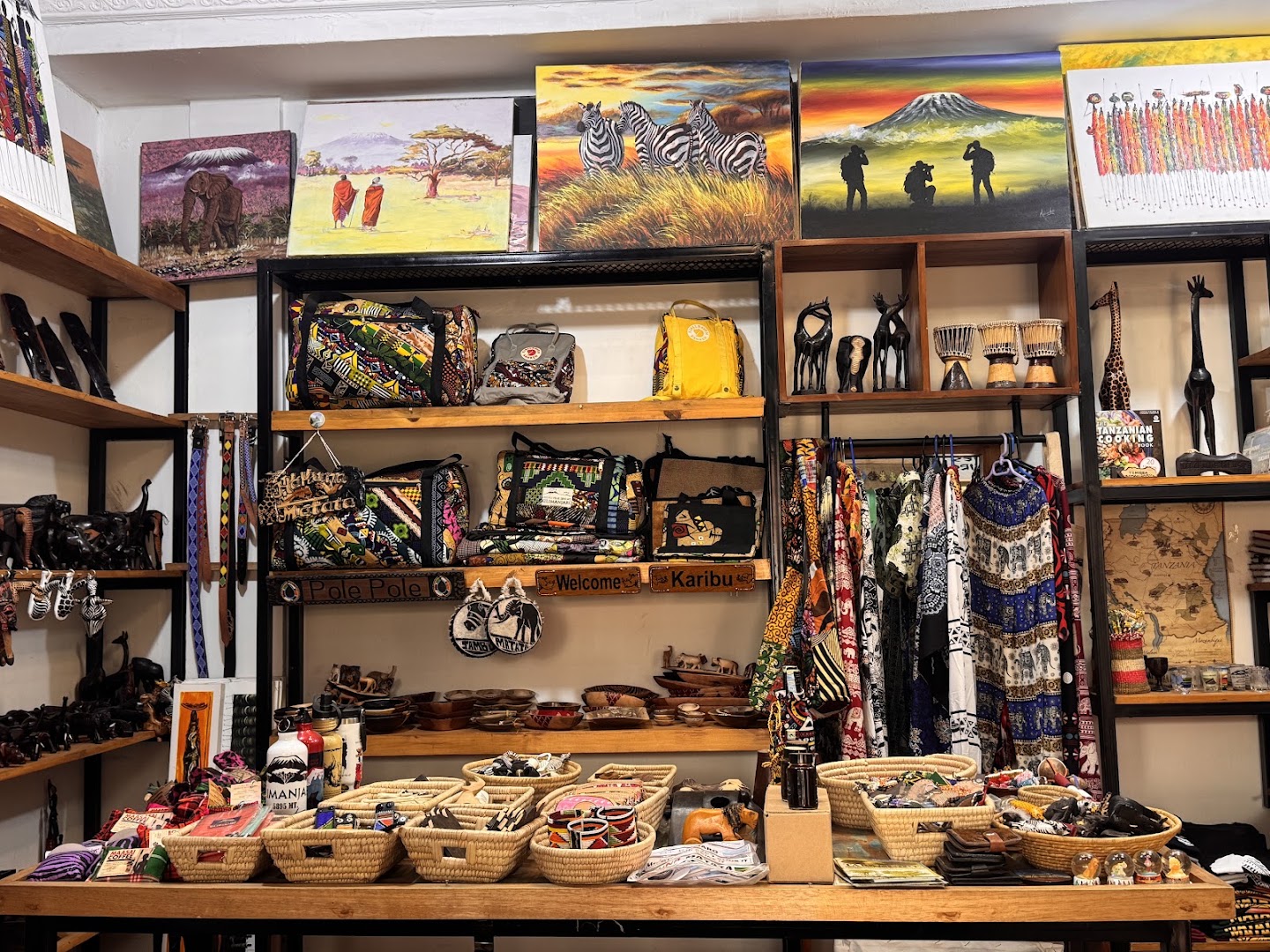 Mama Africa Giftshop: clear display of shop products