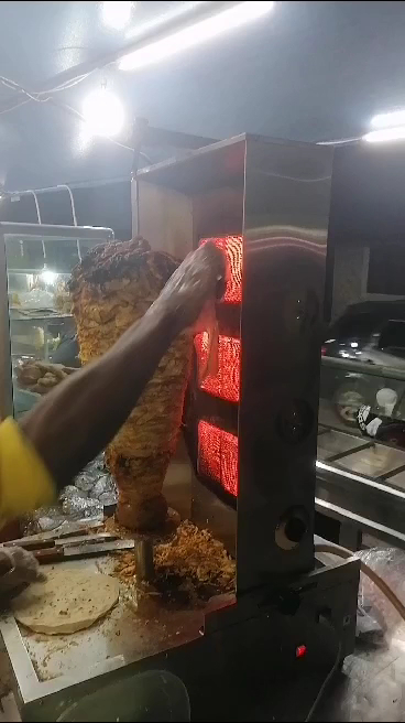 Bukhari Restaurant Tanga: food preparation process clearly