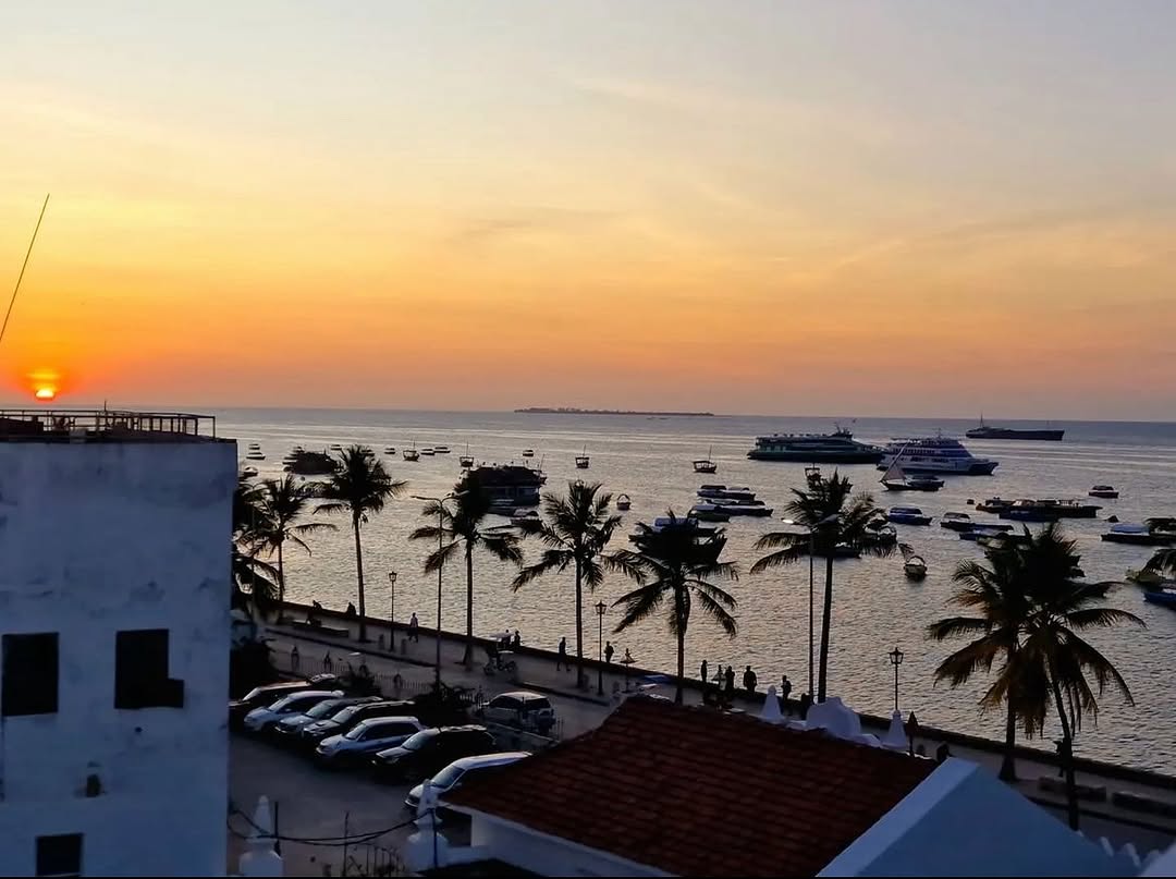 Lulu Rooftop Restaurant & Lounge: beautiful rooftop sunset view