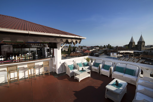 Maru: attractive rooftop terrace atmosphere