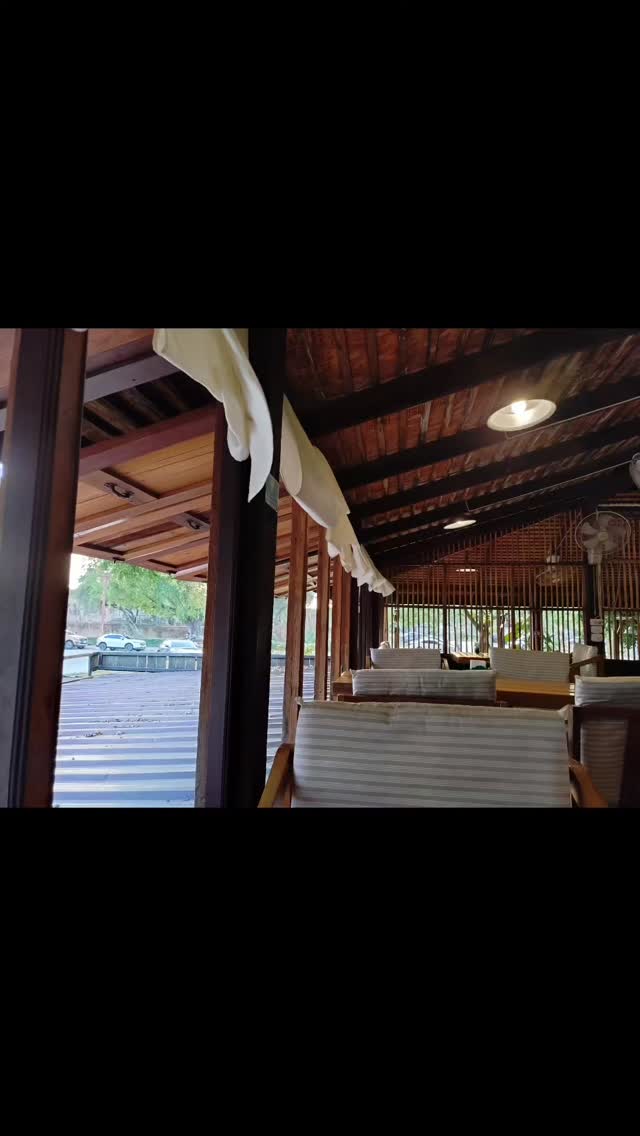 Malakor Cafe & Restaurant: clear view of restaurant interior