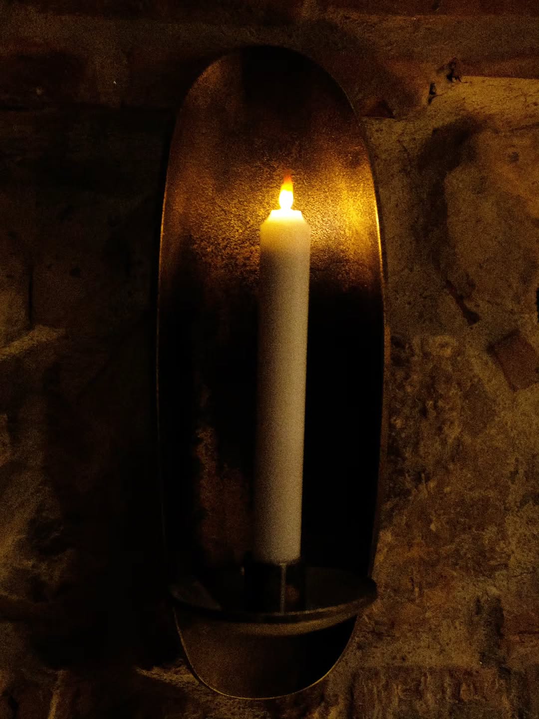 Quilombo: atmospheric interior detail shot