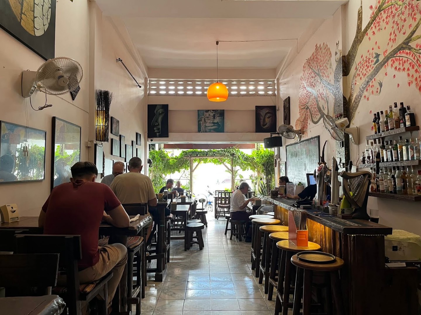 Archers: inviting atmosphere of the bar