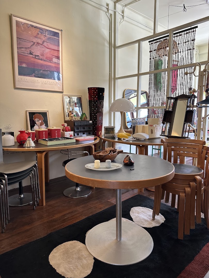 Favs Selected: clear shop interior and products