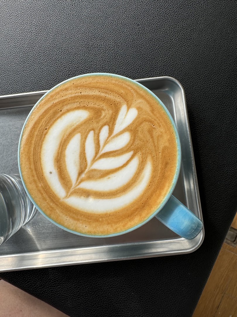 GRASP 1981 Espresso Bar: high quality latte art photo