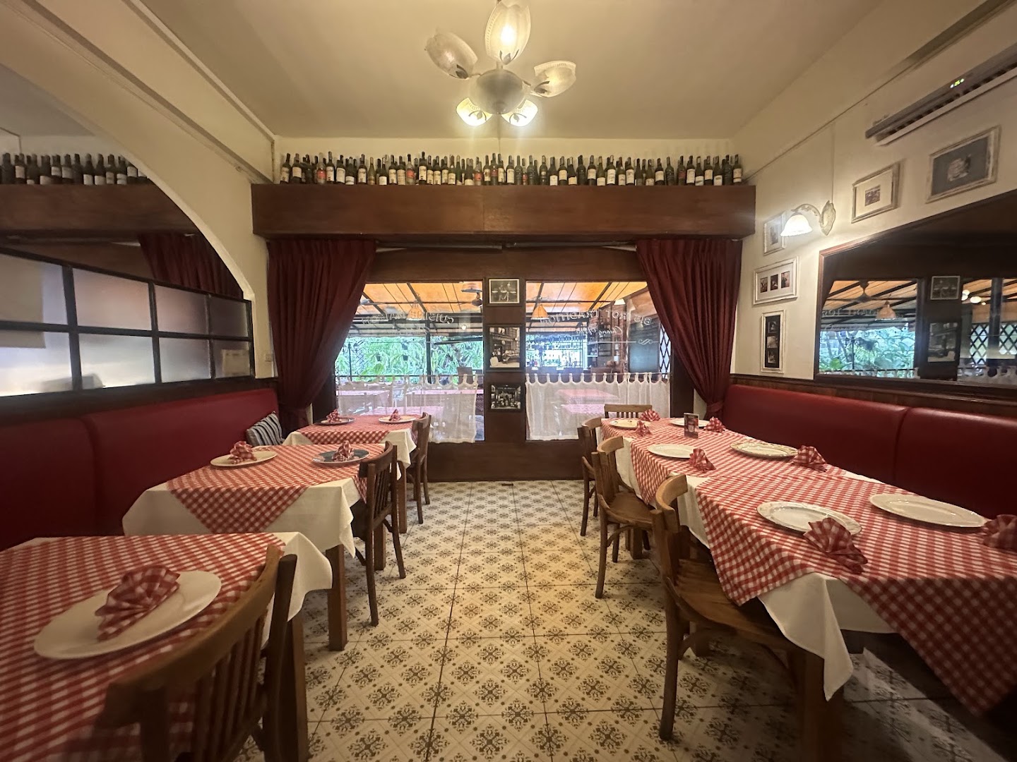 La Terrasse: clear, inviting restaurant interior shot