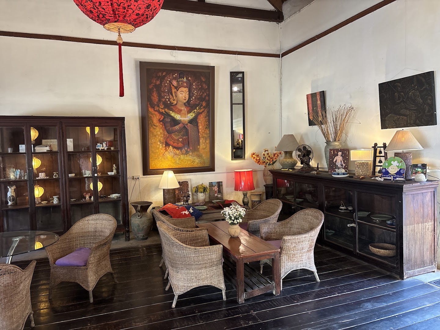 The Gallery: clear, inviting restaurant interior shot