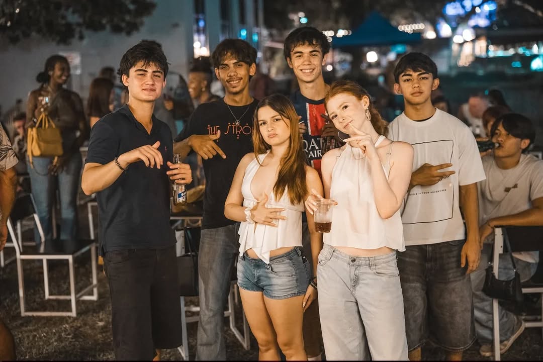 Oraya's Restaurant: customers enjoying the venue