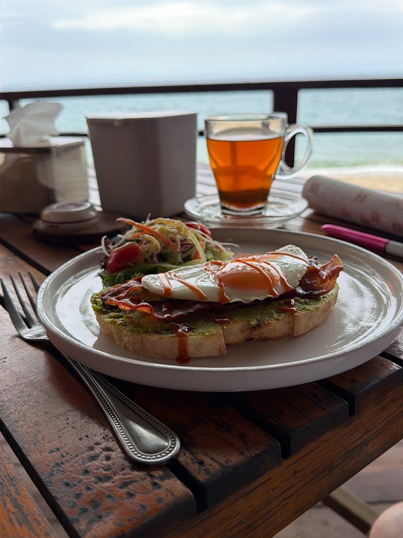 No.11 Cafe & Bar: appetizing food photo with view