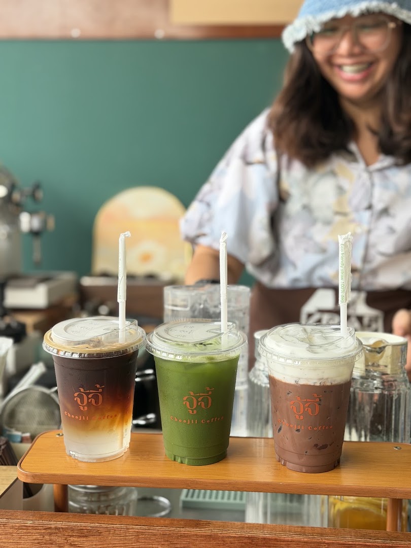 Choojii Coffee: high quality, professional, inviting photo