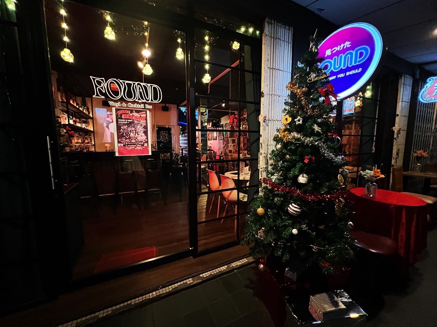 Found Bar: inviting exterior view of bar